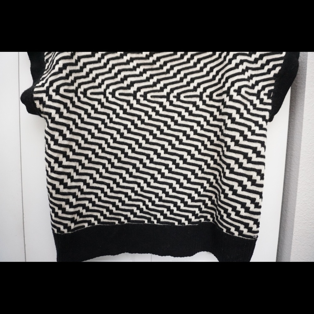 Sold - Picture 3 of 5